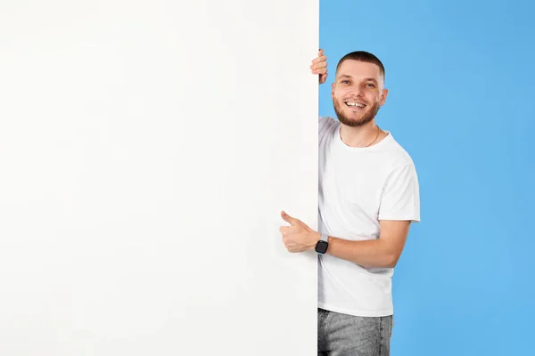 Portrait Cheerful Bearded Man Holding Board Empty Copy Space Isolated — Zdjęcie stockowe