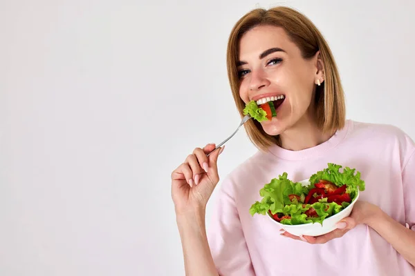 Smiling Healthy Woman Eating Fresh Vegetable Salad Looking Happy White — Photo