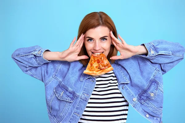 Excited Beautiful Blonde Woman Keeps Slice Pizza Mouth Blue Background — Foto de Stock