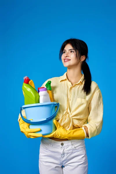 Caucasian Brunette Woman Yellow Gloves Holding Bucket Cleaning Supplies Isolated — Stock Photo, Image