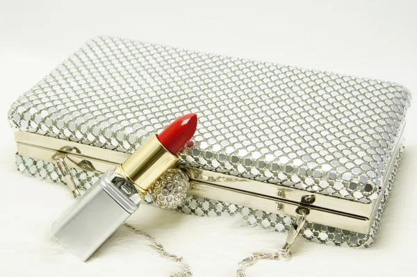 Kırmızı pomad 1 akşam çanta.