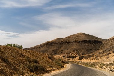 Tunus 'un güney bölgesindeki Dahar manzarası 