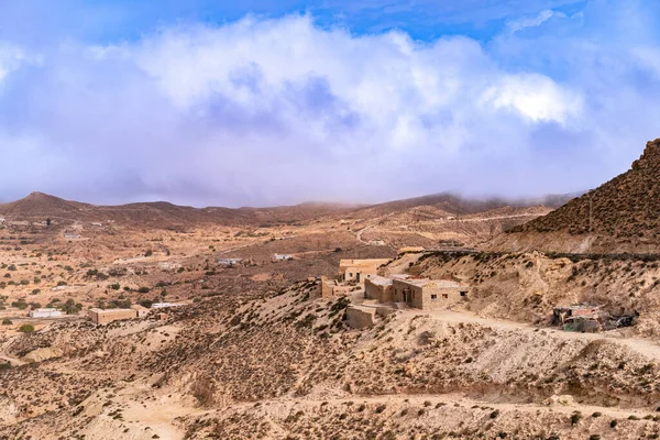 Tunus 'un güney bölgesindeki Dahar manzarası 