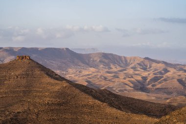 Tunus 'un güney bölgesindeki Dahar manzarası 