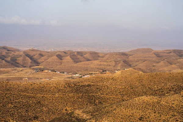 Tunus 'un güney bölgesindeki Dahar manzarası 