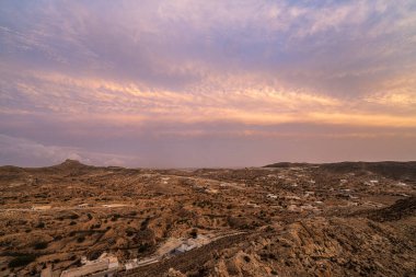 Tunus 'un güney bölgesindeki Dahar manzarası 