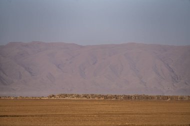 Chott Jerid 'in güney Tunus' taki endorheik tuz gölü manzarası. - Tozeur Valiliği - Tunus 