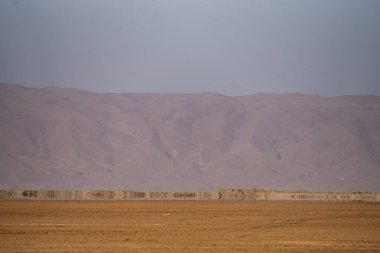 Chott Jerid 'in güney Tunus' taki endorheik tuz gölü manzarası. - Tozeur Valiliği - Tunus 