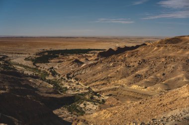 Tunus 'un batısındaki Sahra' ya yakın güney dağının manzarası - Tunus Valiliği - 