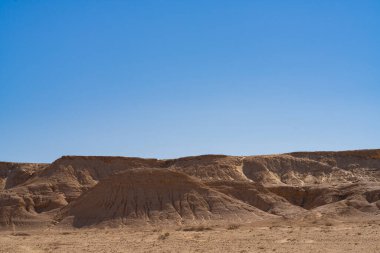 Batı Tunus 'taki çöl manzarası, Sahra' nın başlangıcı..