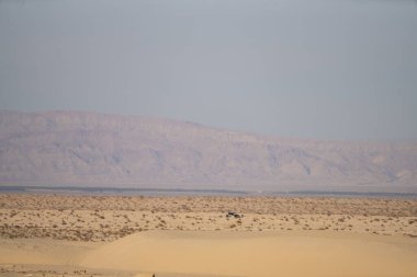 Batı Tunus 'taki çöl manzarası, Sahra' nın başlangıcı..
