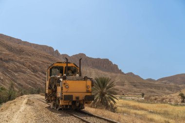 Sejla Boğazı 'ndaki Selja treninin bazı manzaraları - Batı Tunus - Gafsa Valiliği - Tunus