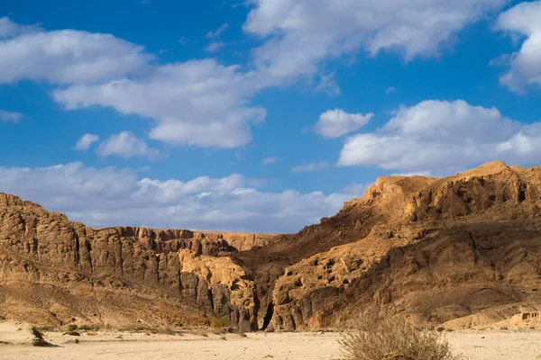 Sejla Vadisi 'ne yakın bazı dağ manzaraları - Batı Tunus - Gafsa Valiliği - Tunus