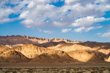 Sejla Vadisi 'ne yakın bazı dağ manzaraları - Batı Tunus - Gafsa Valiliği - Tunus