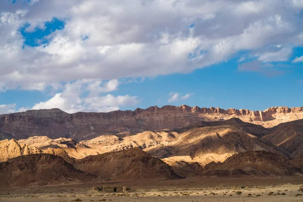 Sejla Vadisi 'ne yakın bazı dağ manzaraları - Batı Tunus - Gafsa Valiliği - Tunus