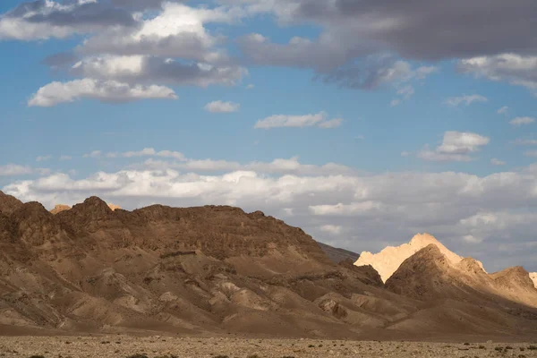 Sejla Vadisi 'ne yakın bazı dağ manzaraları - Batı Tunus - Gafsa Valiliği - Tunus