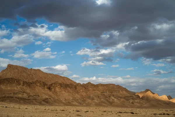 Sejla Vadisi 'ne yakın bazı dağ manzaraları - Batı Tunus - Gafsa Valiliği - Tunus