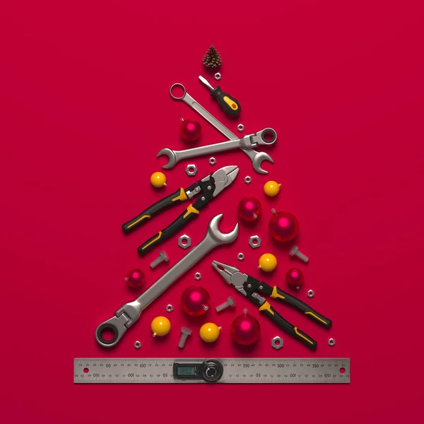 상징적 크리스마스 트리는 도구로 만들어 것이다 엔지니어링 회사를 인사의 창조적 — 스톡 사진