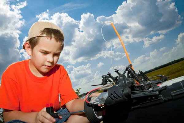 Repair the radio control car — Stock Photo, Image