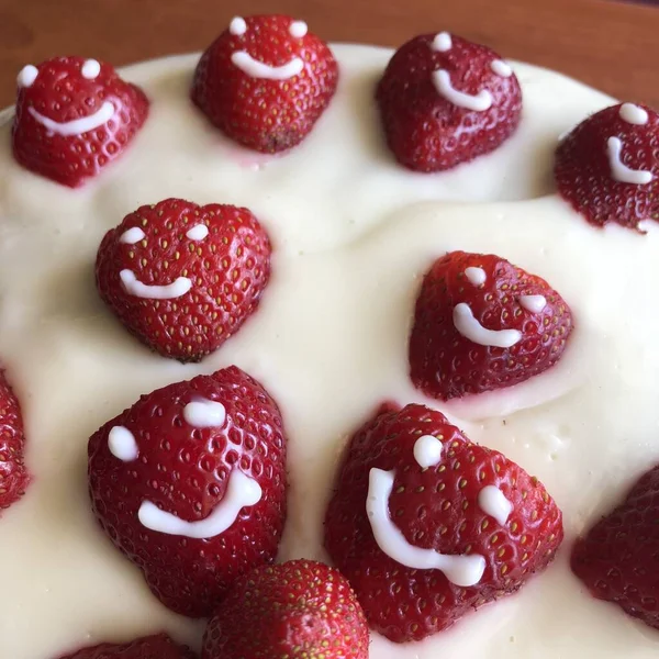 Selective Focus Strawberry Pie Garnished Fresh Strawberries Homemade Strawberries Cake — Stok Foto