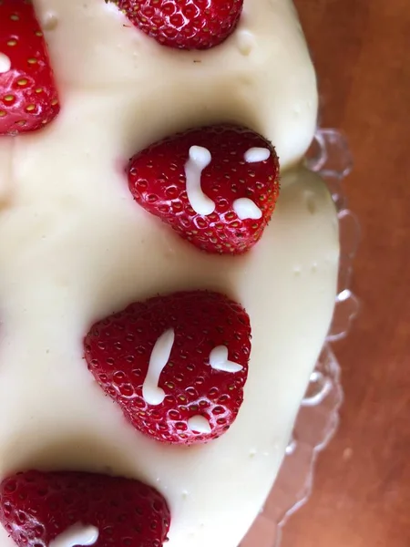 Selective Focus Strawberry Pie Garnished Fresh Strawberries Homemade Strawberries Cake — Foto de Stock