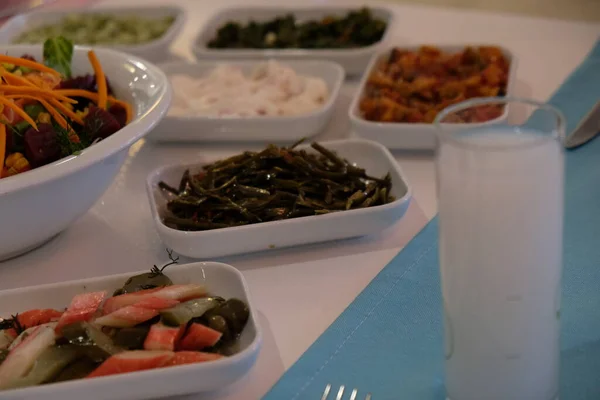 Traditional Turkish Meze Appetizers Dinner Table Mazzeh Meze Mezze Mazza — Fotografia de Stock