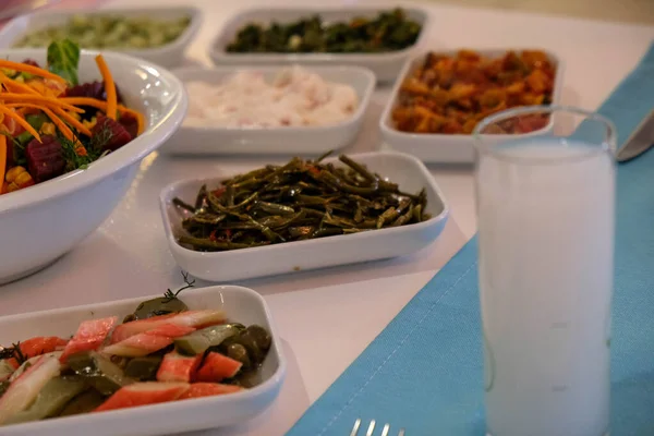 Hidangan Tradisional Turki Dan Makanan Pembuka Atas Meja Makan Mazzeh — Stok Foto