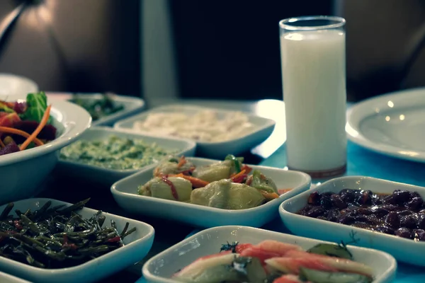 Hidangan Tradisional Turki Dan Makanan Pembuka Atas Meja Makan Rasa — Stok Foto