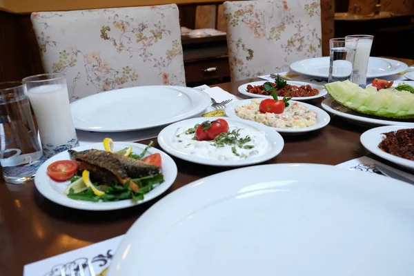 Traditional Turkish Meze Appetizers Dinner Table Mazzeh Meze Mezze Mazza — Foto de Stock
