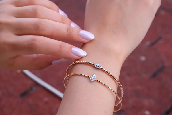 Diamant Armband Für Junge Frauen — Stockfoto