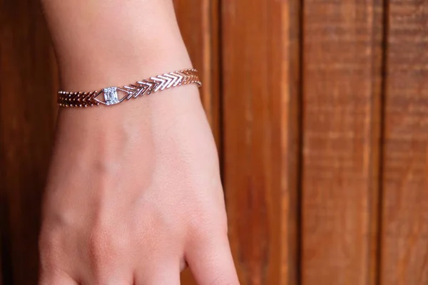 Diamant Armband Für Junge Frauen — Stockfoto