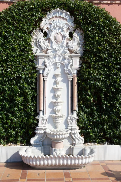 Brunnen auf dem Sultanahmet-Platz, Istanbul — Stockfoto