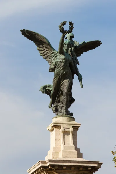 Statue from Vittorio Emanuele II bridge, Rome, Italy — Stock Photo, Image