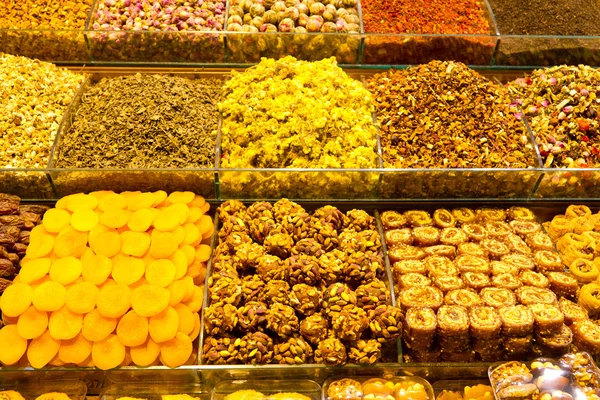 Turkish Sweets and Teas from Spice Bazaar, Istanbul — Stock Photo, Image