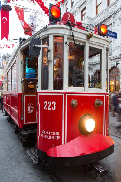 Rote Straßenbahn — Stockfoto