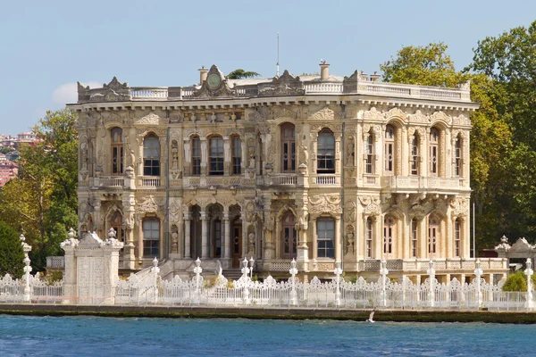 Palacio de Kucuksu, Estambul, Turquía — Foto de Stock