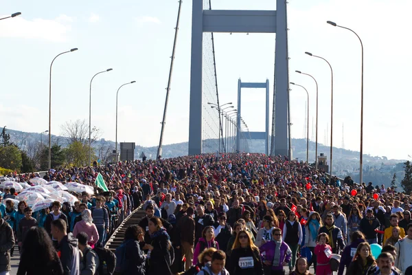 Trettiofemte istanbul eurasia marathon — Stockfoto