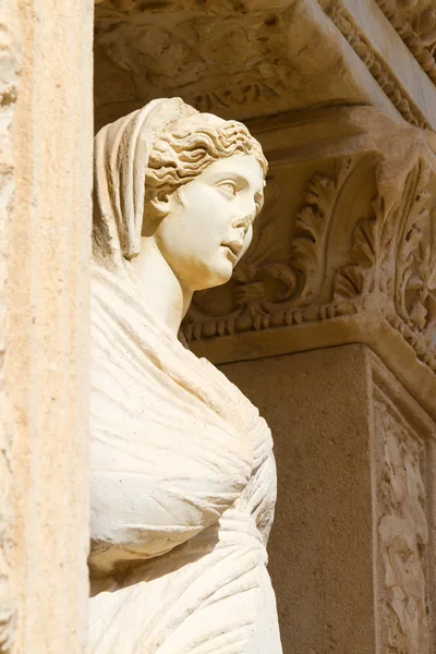 Sculpture in Library of Celsus, Ephesus, Turkey — Stock Photo, Image