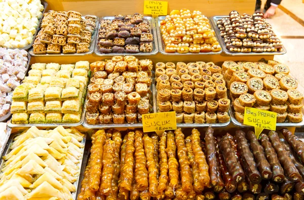 Turkish Sweets from Spice Bazaar, Istanbul — Stock Photo, Image
