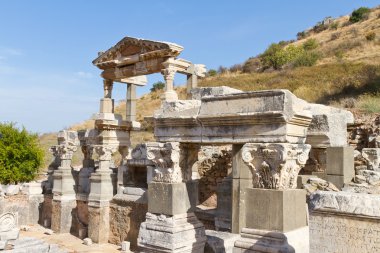 Türkiye 'nin Efes kentinde Trajan Çeşmesi