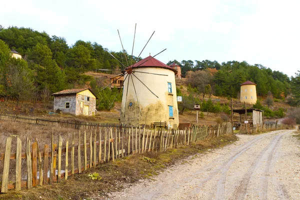 Wiatrak z jeziora cubuk, Turcja — Zdjęcie stockowe