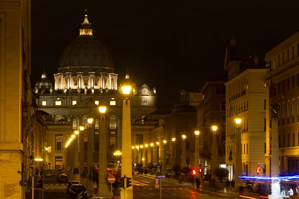 Via della Conciliazione e Basilica di San Pietro, Roma, Italia — Foto Stock