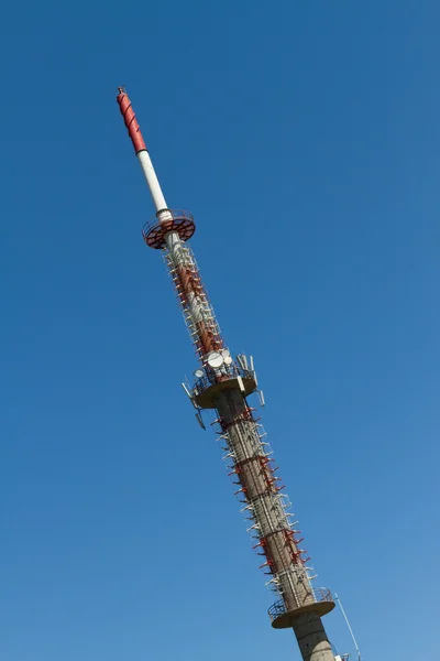 Telekomunikační věž — Stock fotografie