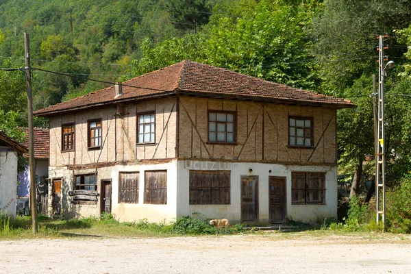 Gammelt hus fra Sortehavsområdet Tyrkiet - Stock-foto