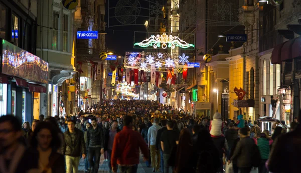 Istiklal street in istanbul — Stockfoto