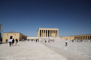 ANKARA, TURKEY - 30 Temmuz 2021: Mustafa Kemal Atatürk 'ün Anitkabir mozolesini ziyaret edenler