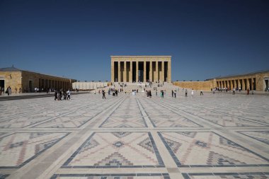 ANKARA, TURKEY - 30 Temmuz 2021: Mustafa Kemal Atatürk 'ün Anitkabir mozolesini ziyaret edenler