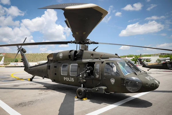ANKARA, TURKEY - 26 Haziran 2021: Türk Polisi Sikorsky S-70 performans sergiliyor