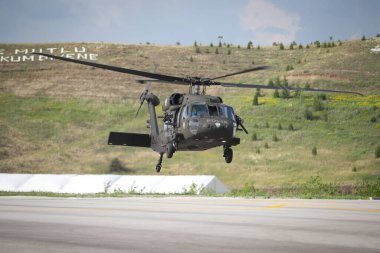 ANKARA, TURKEY - 26 Haziran 2021: Türk Polisi Sikorsky S-70 performans sergiliyor