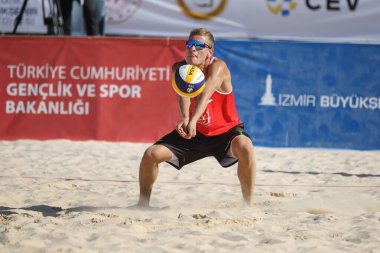 IZMIR, TURKEY - 11 Temmuz 2021: Macaristan (Mikulass Koch ve Szabo) - İtalya (Hanni, T. ve Fusco) 3..